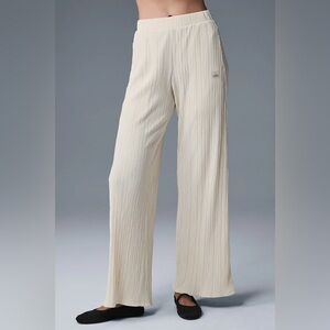 NWT Alo High-Waist Micro Plisse Straight Leg Pant, Color: Oat Milk, Size XS